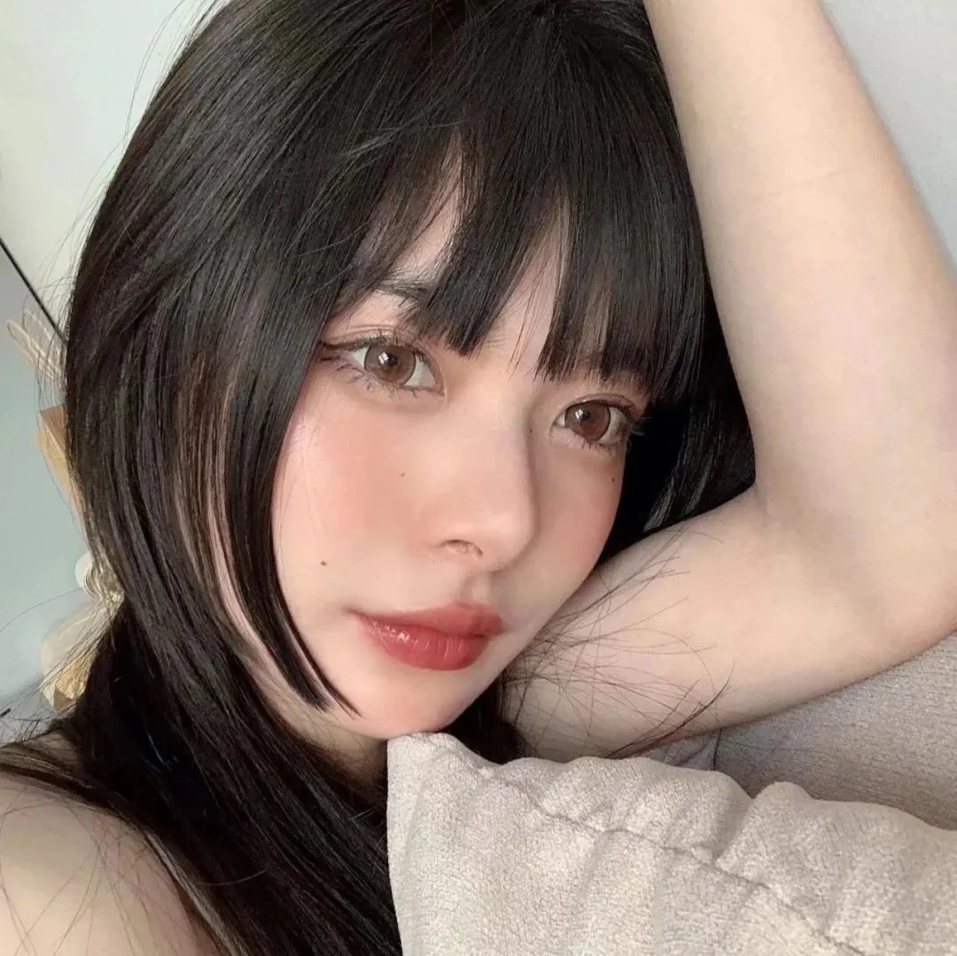圆月迷离花